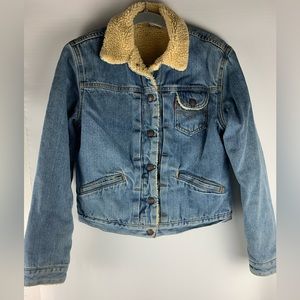 Levi’s Sherpa lined denim button front jacket very unique